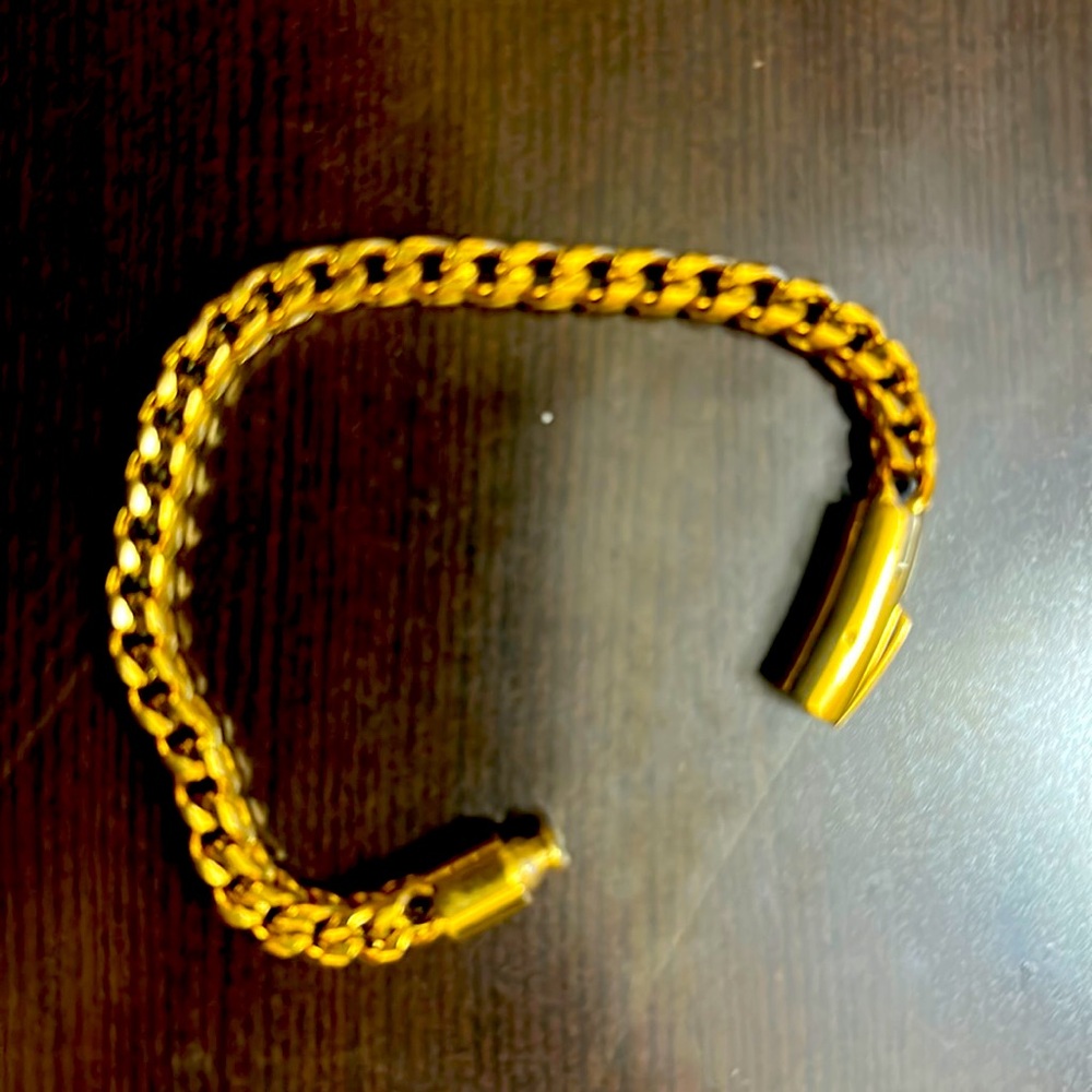 Women 18k plated gold bracelet